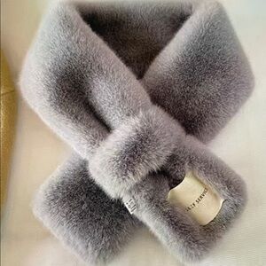 Elegant Gray Faux Fur Scarf